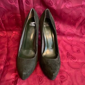 Like-New Hunter Green Suede Platform Pumps
